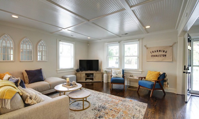 Charleston Cottage | Charming in Charleston - Close to Downtown & Folly Beach