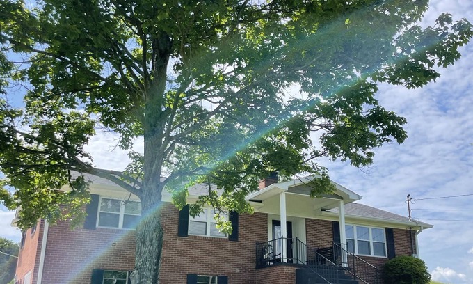 Jefferson City House | Charming Jefferson City Retreat