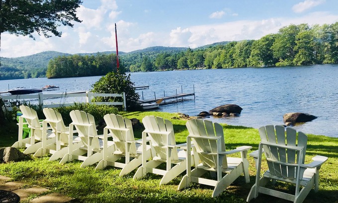 East Andover House | Charming lake front cabin on Highland Lake