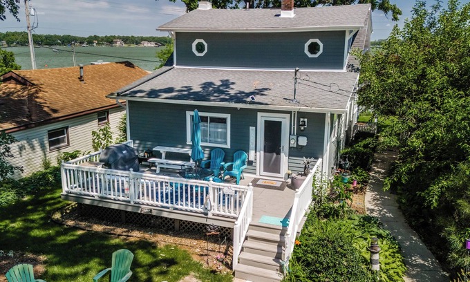 Cedar Lake House | Charming Lake House, Lake View, Private Pier, Bugaboo Bar and Water Sports!