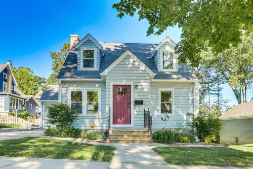 Lake Mills House | Charming Lake Mills Home Near Rock Lake and Beach