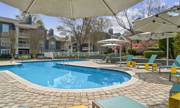 Beverly Woods Apartment | Charming & Modern South Park Gem: Pool ~ Gym ~ Pkg