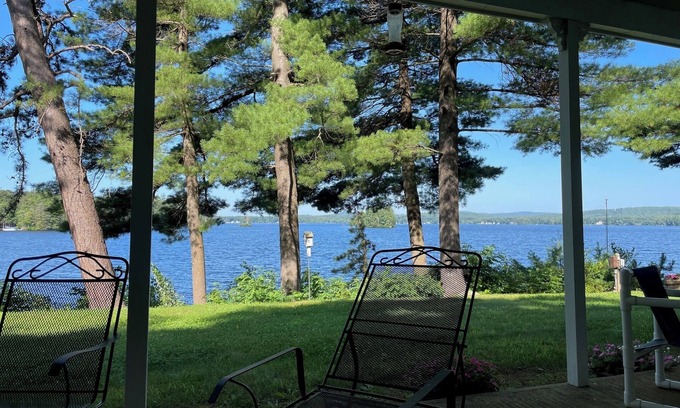 Strafford Cottage | Charming New England 4bd Family Lake House w/Yard, Patio, Docks and Views