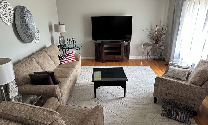 Cleveland House | Charming newly remodeled 3-bedroom house in the heart of Cleveland Tennessee