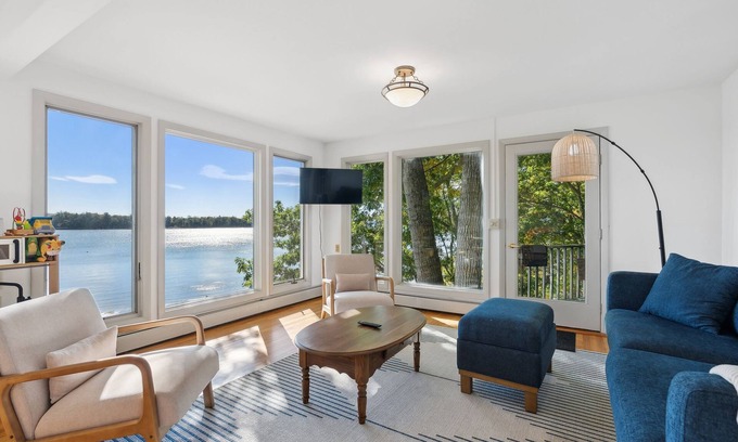 Freeport House | Charming ocean-view cottage just 10 minutes from downtown Freeport shops