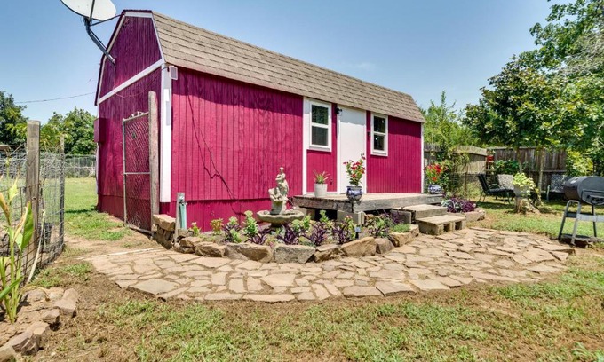 Rufe Apartment | Charming Oklahoma Retreat with Grill - Pets Welcome!