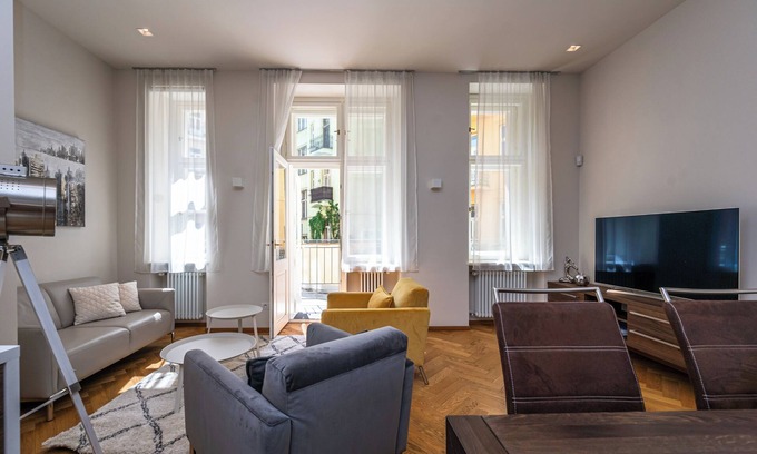 Josefov Apartment | Charming Old Town Apartment – Vězeňská