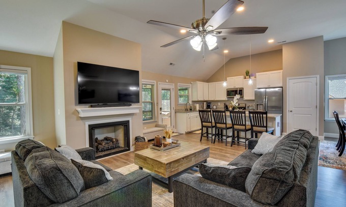 Pendleton House | Charming Pendleton Retreat ~ 5 Mi to Clemson!