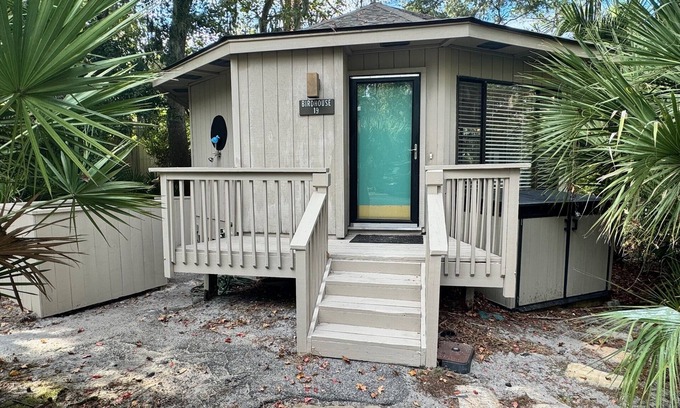 Night Heron House | Charming Pet-Friendly Bungalow in Sea Pines – Walk to the Beach, Lagoon View