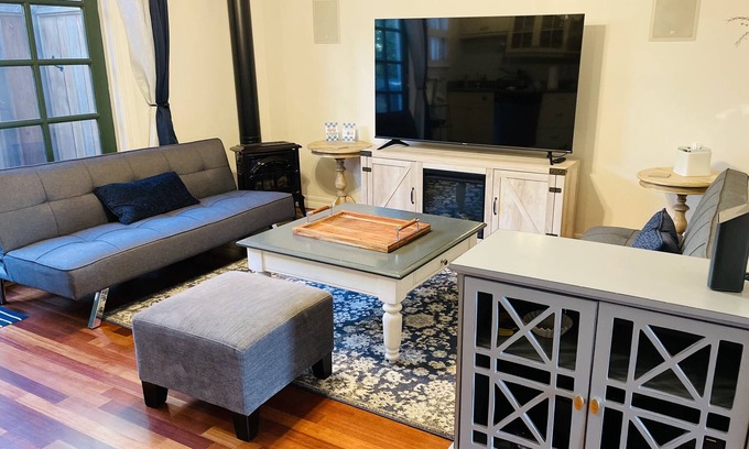 Downtown Napa Cottage | Charming Private Cottage in Napa Downtown