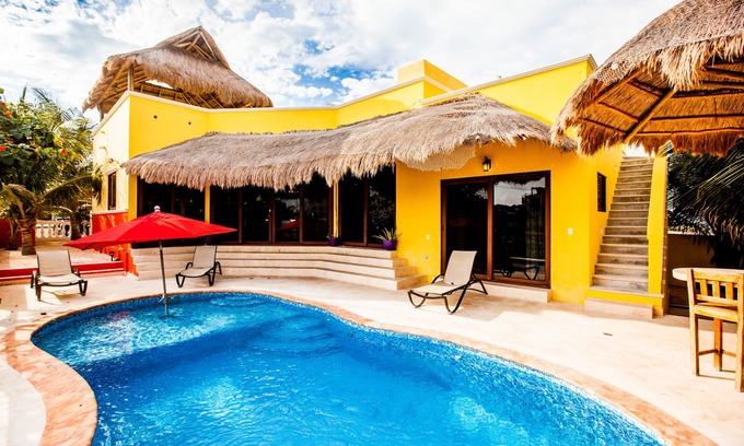 Isla Mujeres House | Charming Private Retreat sleeps 6 with ocean views! Special Low Season Rates