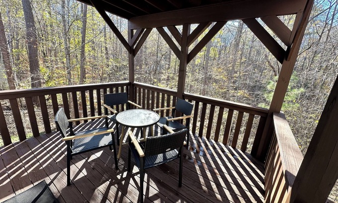 Jasper Apartment | Charming Private Studio in the Heart of Jasper