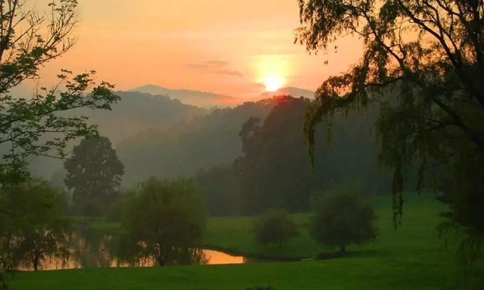 Suches House | Charming Ranchhouse Voted most Beautiful trout stream, fishing swim lake, horses