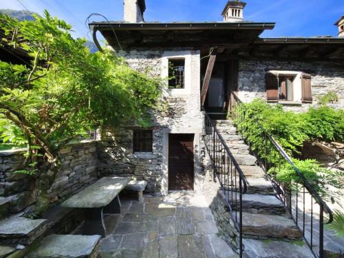 Aurigeno House | Charming Retreat- 100-Year-Old Stone Rustico