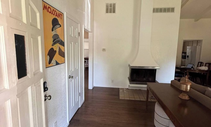 Wichita House | Charming SE ICT Home 3 Bedrooms/2 Baths/2 Queens/1 Twin/1 Queen Pullout