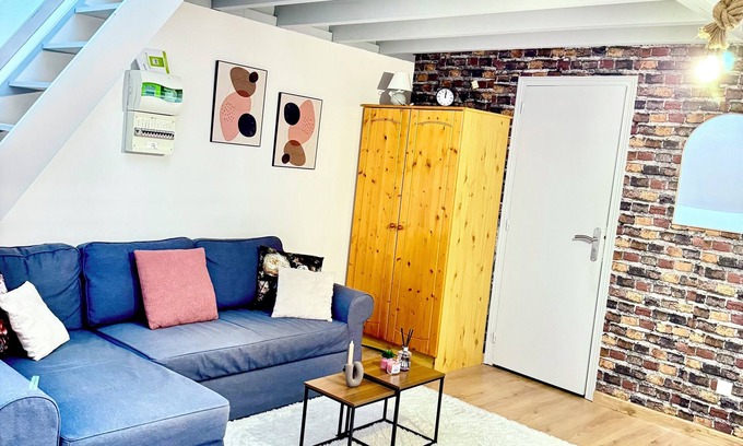 Pontorson Apartment | CHARMING-SELF CHECK IN- PROXIMITY- NETFLIX