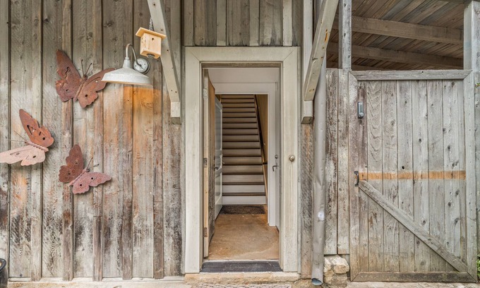 Palmetto Apartment | Charming Serenbe Carriage House