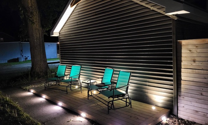 Clear Lake House | Charming South Shore Retreat with Spacious King Primary Bedroom