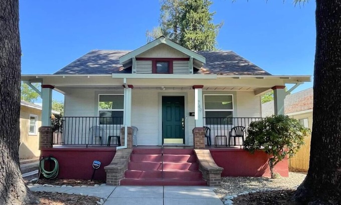 Southeastern Sacramento House | Charming, spacious 3 bdrm near brewery/restaurants