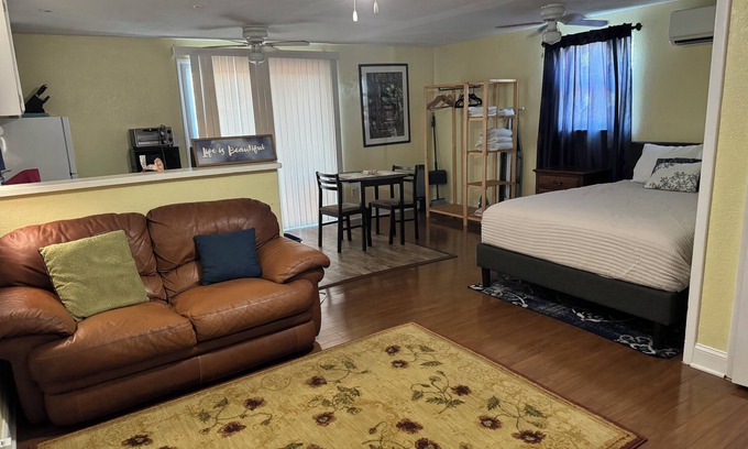 Disston Heights Apartment | Charming studio in beautiful St. Petersburg with AC