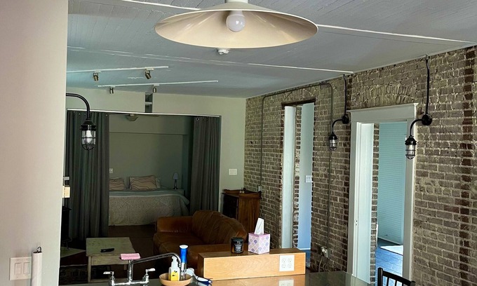 Charleston Historic District Apartment | Charming Studio on in Heart of Downtown