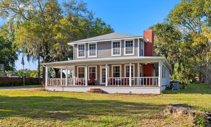 Lake Magdalene House | Charming Tampa Lakehouse - Prime Location close to everything!