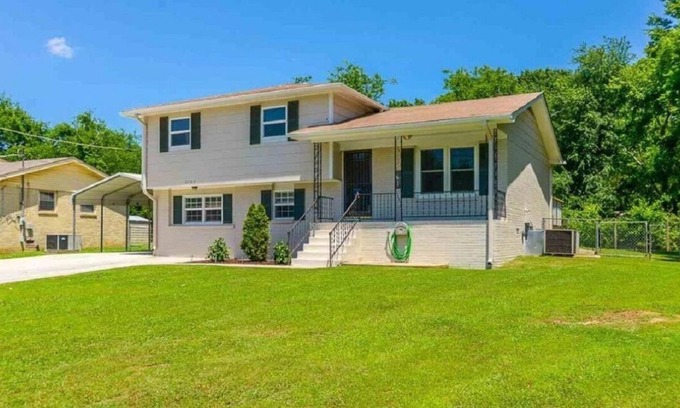 Normal House | Charming the whole house in the heart of Huntsville!