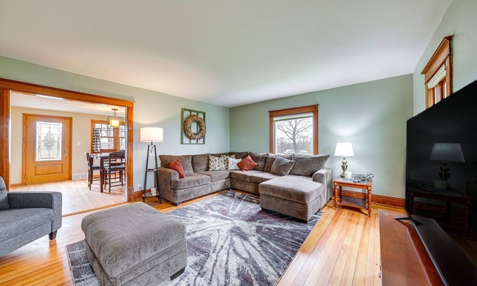 Blackstone House | Charming Tonica Farmhouse w/Private Yard!