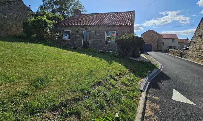 Richmond House | Charming two bed Cottage in the Heart of Ravensworth Village