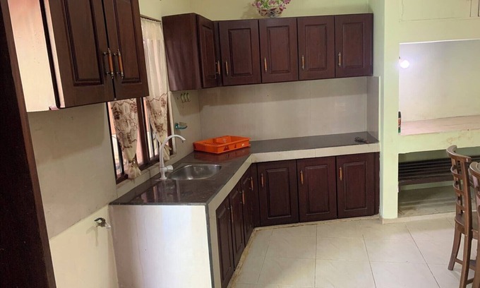 Ambalangoda Villa | Charming villa with 1 bed room WiFi,AC in lovely Ambalangoda,10min walk to beach