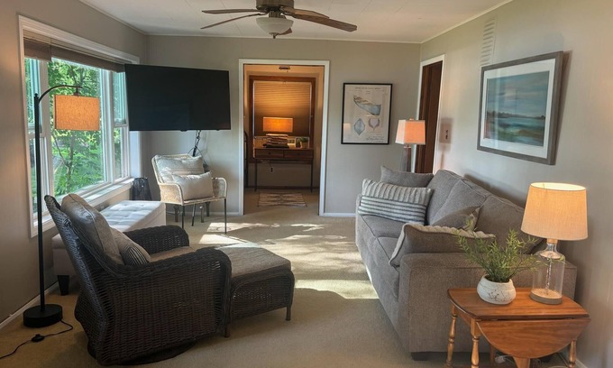 Fremont Cottage | Charming Waterfront 3-Bdrm. Cottage on Wolf River with Private Dock. Fremont, WI