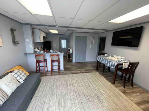 Chalmette Apartment | Charming Waterfront Escape 2BR 10 Min to NOLA