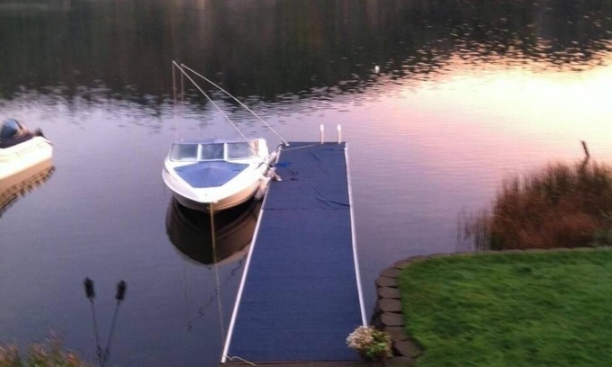 Olympia House | Charming Waterfront Home On Summit Lake