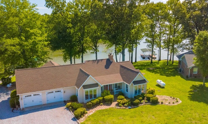 Cadiz House | Charming Waterfront house*Dock*Main Channel*Kayaks*Gentle Slope