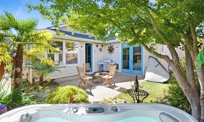 Southwest Santa Rosa House | Charming Wine Country Getaway: Cozy Hot Tub, BBQ, & Mini Golf Fun