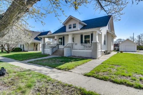 Winterset House | Charming Winterset Vacation Rental with Yard and Patio