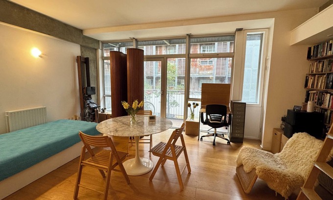 Newham Apartment | Charmingly Trendy 1BD Flat, near Regents Canal