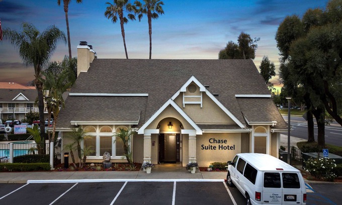 Brea Hotel | Chase Suites Hotel Brea-Fullerton