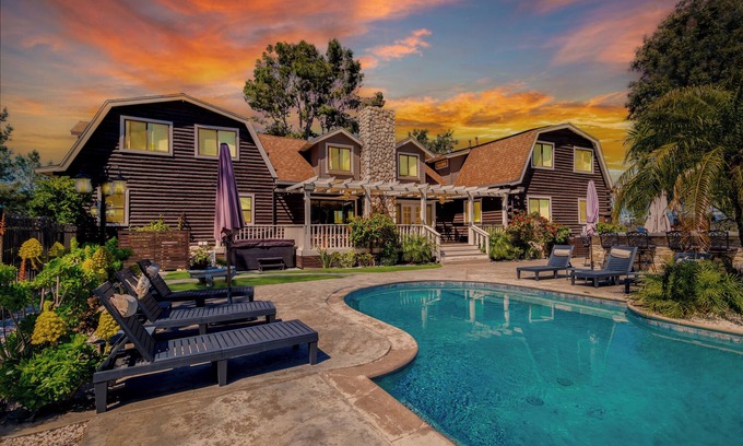 Temecula Villa | Chateau Syrah by AvantStay | Picturesque Estate w/Pool, Hot Tub & Pickleball