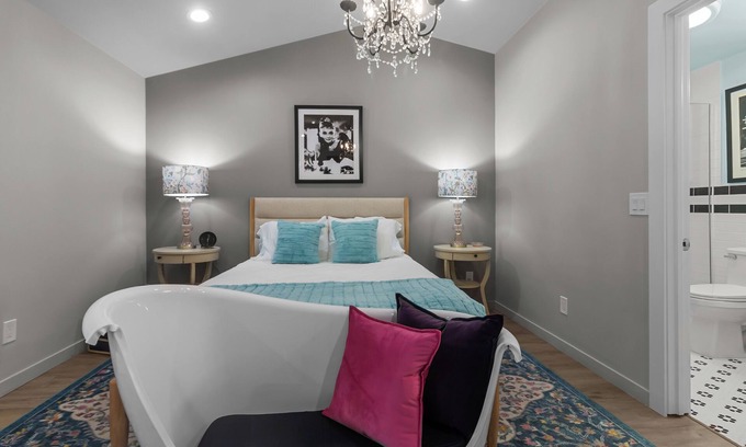 Williams Bay Apartment | Check out our Winter Specials! 1 BD. Sleeps 4. Steps to the Beach and Spa