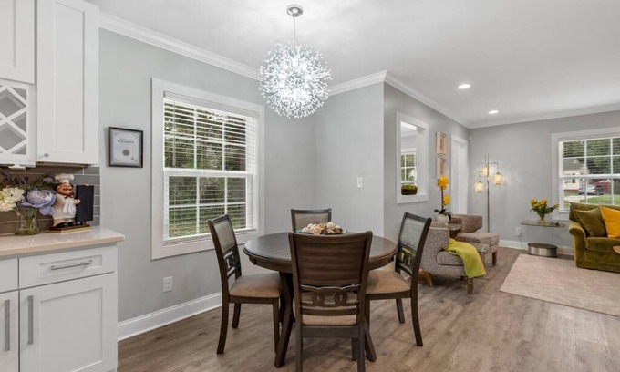 Charlotte House | Cheerful 3 bedroom-long term close to uptown