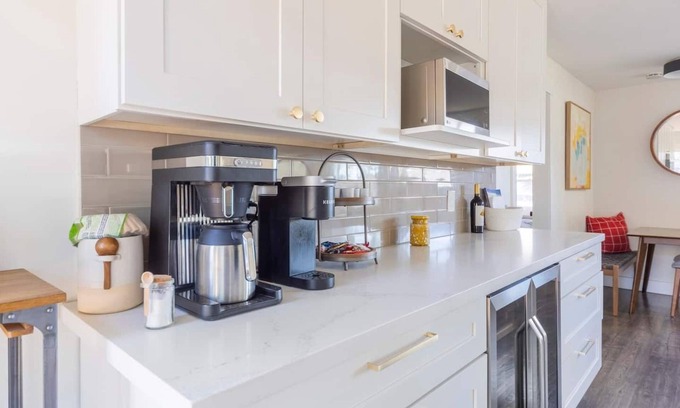 Napa Cottage | Cheerful Cottage 1.5 mi from Downtown Napa