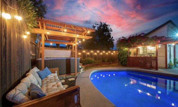 Southwestern Sacramento House | Cheerful gateway with pool and hot tub