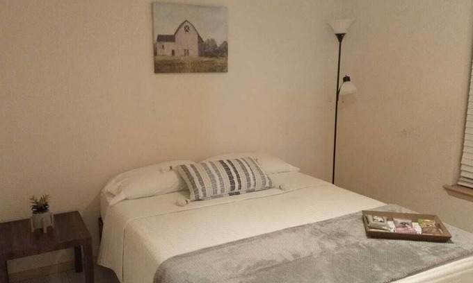 El Paso House | Cheerful Home, Comfy Entertainment Spaces; Family-Pet friendly & Great Location!