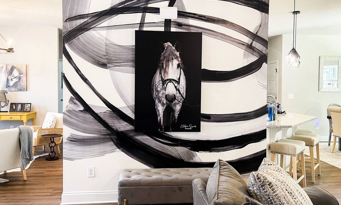 Aiken House | Cheerful spacious home-5 min to Bruce's Field/Downtown