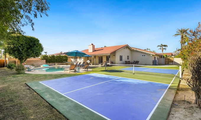 Bermuda Dunes Villa | Cheerful villa with Pool, Spa, & Pickleball Court!
