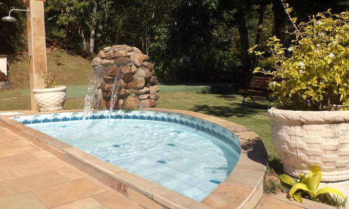 Sacra Familia do Tingua Hotel | Cheiro de Mata Pousada