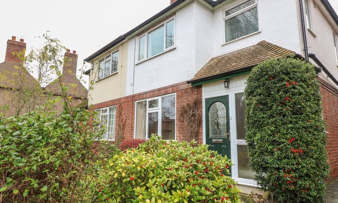 East Drayton Cottage | CHERITON, pet friendly, with open fire in Tuxford