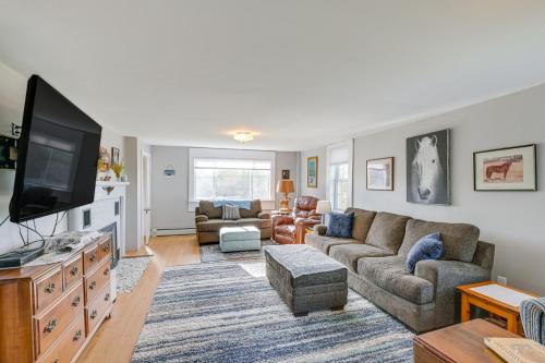 Cherryfield House | Cherryfield Home with Decks On Historic Horse Farm