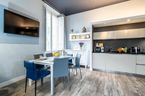 Santissima Annunziata Apartment | Cherubini Palace Thematic Apartment